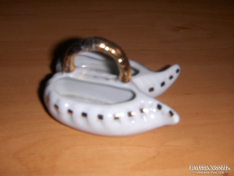 Jelzett porcelán cipő (po1)