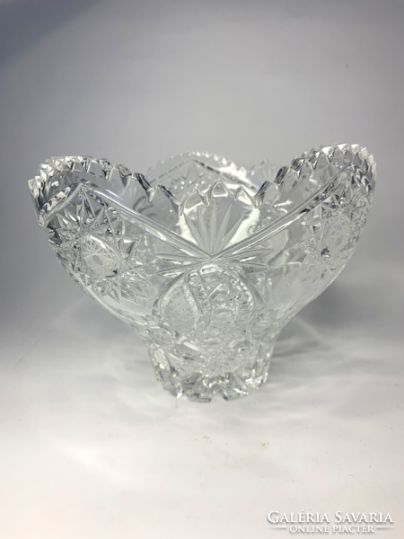 A large centerpiece offering lead crystal