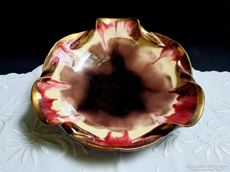 Ceramic serving bowl with a special color and shape, 22 cm