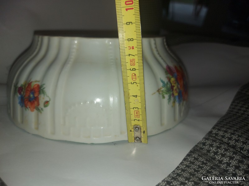 Zsolnay virágos pogácsás tál, 21.5/8 cm, szerkezetileg rendben