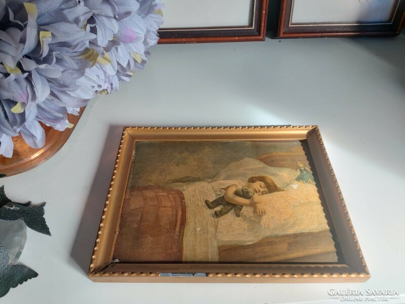 Bájos, festménynek tűnő kép sérült arany színű keretben 26 x 20 cm