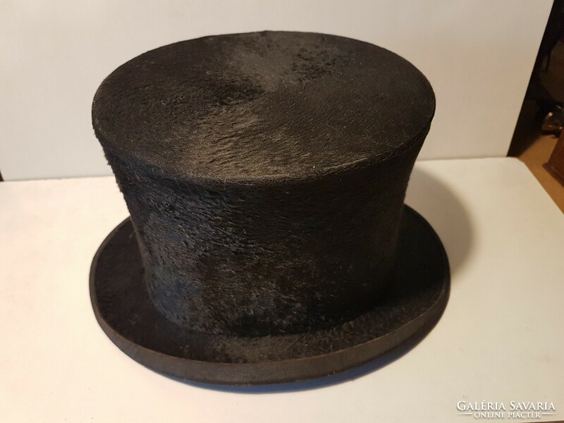Old top hat