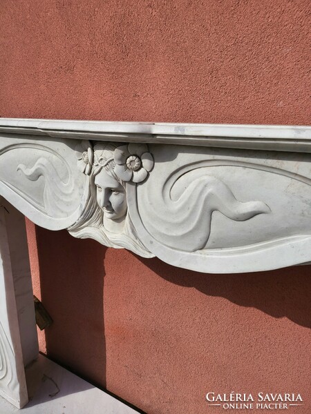 Szecessziós -Art Nouveau fehér márvány kandalló
