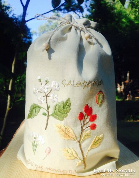 Embroidered herbal bag with hawthorn pattern