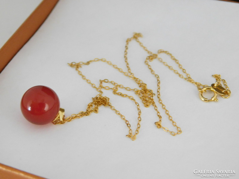 18 K gold red agate pendant + gift silver necklace with large 10 mm stone