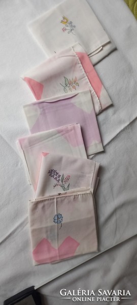 5 women's textile handkerchiefs