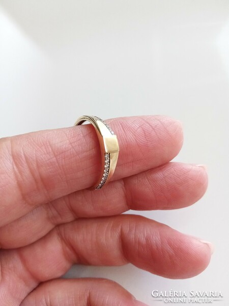 14K-os apró köves, pecsét jellegű női arany gyűrű