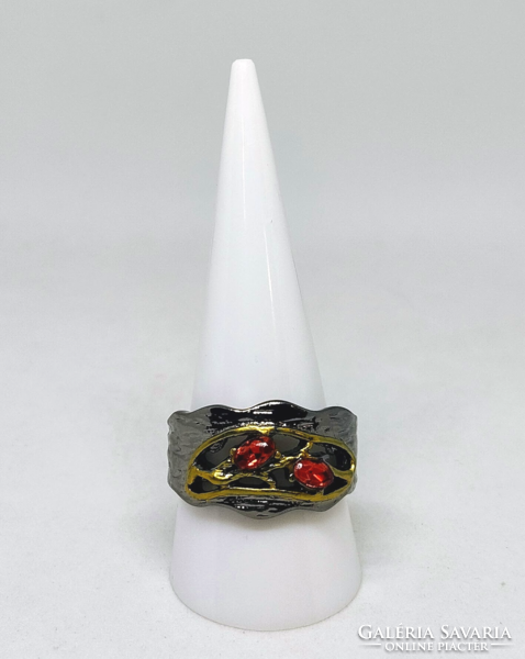 Black Gold Filled, vörös kristályos gyűrű 252