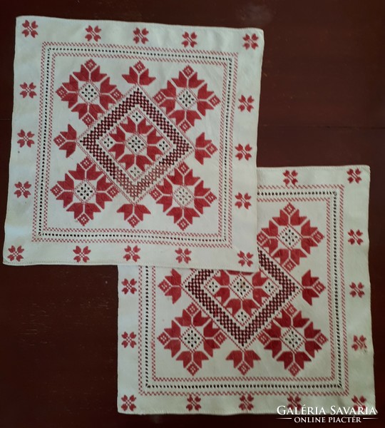 2 antique tablecloths made with the Toledo technique, medium size