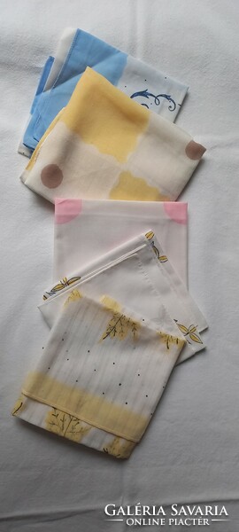 4 women's textile handkerchiefs