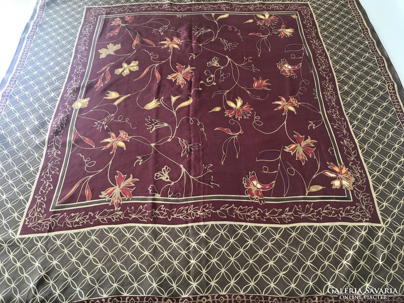 Gerry Weber selyemkendő gyönyörű mintával, bársonyos tapintàssal, 87 x 85 cm