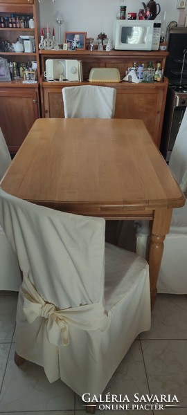 Solid oak dining table + 6 chairs in perfect condition