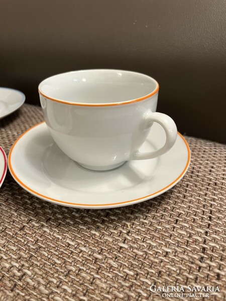 Arte Viva hibátlan porcelán teás/kávéskészlet ötféle színű peremmel.