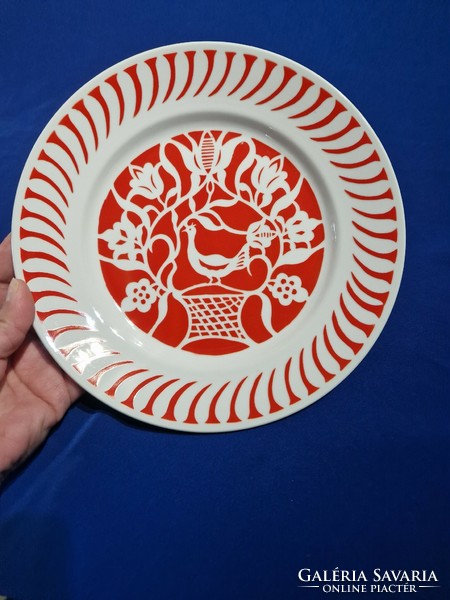 Ravenclaw porcelain wall plate with a red bird pattern