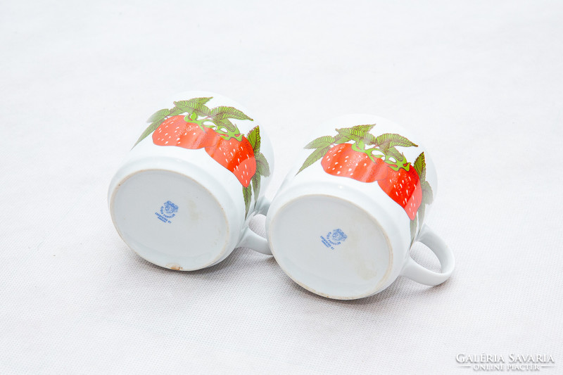 Pair of Alföldi fruit mugs