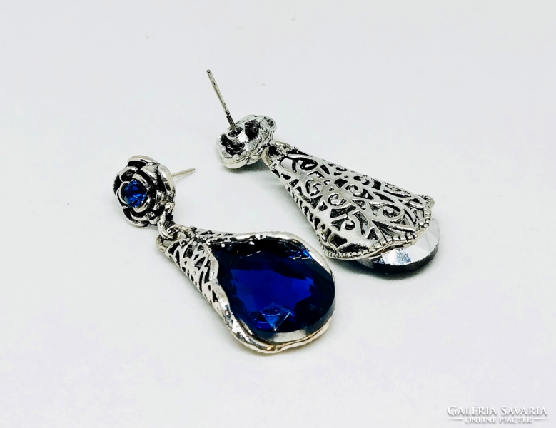 Vintage style royal blue crystal earrings 399