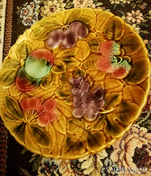 Beautiful Sarreguemines faience majolica bowl