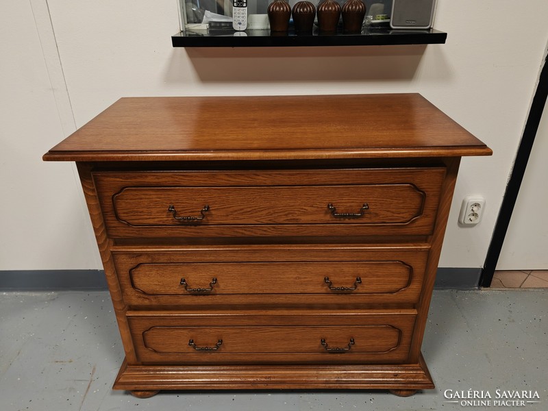 Oak, chest of drawers in new condition
