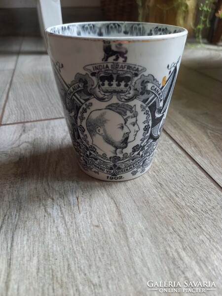 British Royal Coronation Porcelain Commemorative Cup (1902)