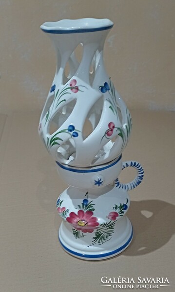 White, hand-painted ceramic tealight lamp