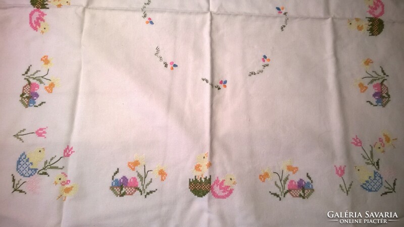 Even for Easter! Cross-stitched tablecloth in a circle, 79x79 cm