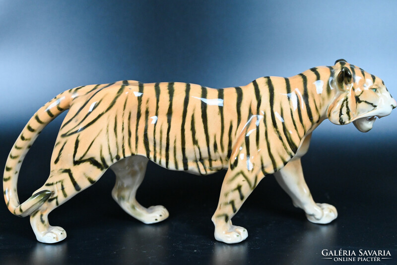 Karl ens large porcelain statue, tiger