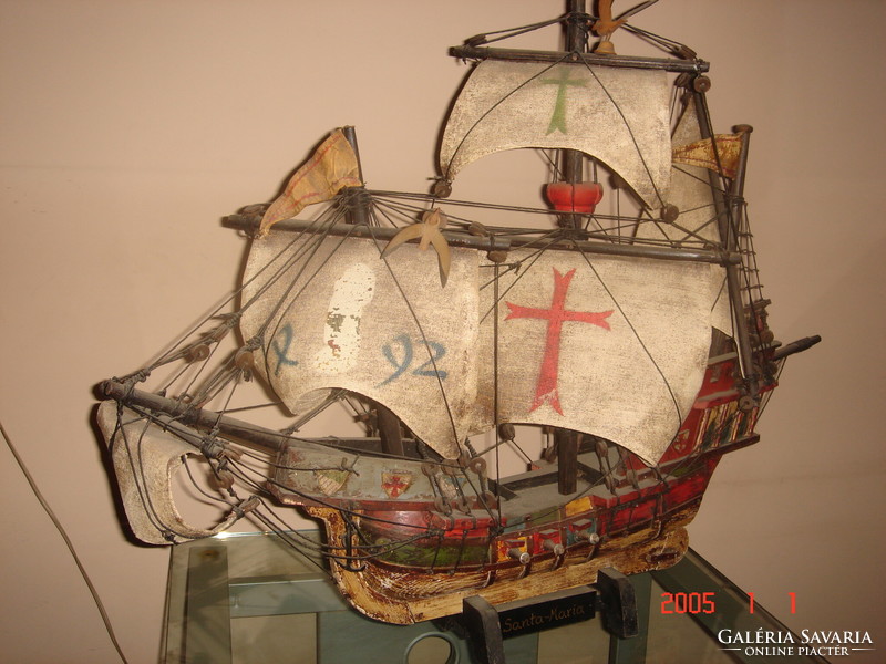Santa-Maria:  Nagyon régi vitorlás hajó