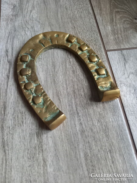 Beautiful old copper horseshoe letter weight (13x11.1 cm)