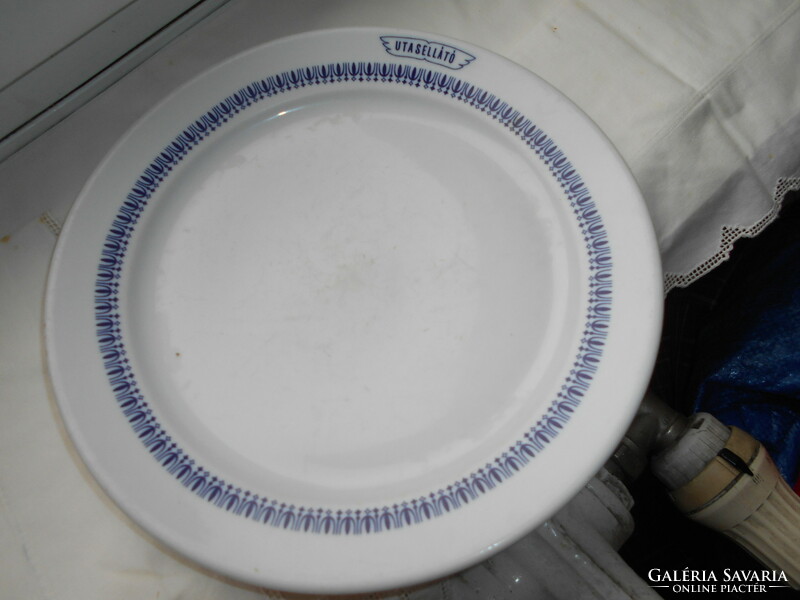 Utasellátó felirattal  Alföldi   porcelán tányér 24 cm
