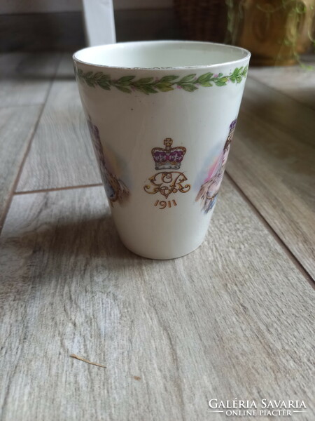 Brit királyi koronázási porcelán emlékpohár (1911)