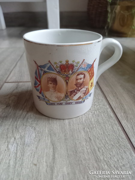 1911 British Coronation porcelain commemorative cup (8.3x11.5x8 cm)