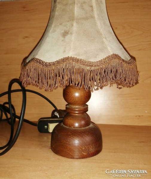 Retro ernyős fa lábú asztali lámpa 5,5 méteres kábellel