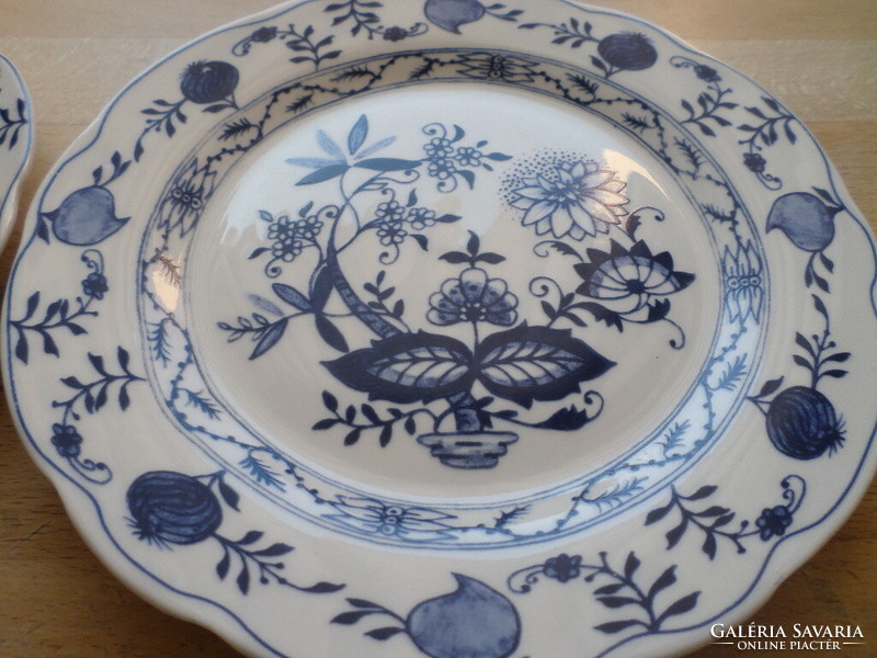 4 pcs boch belgium onion pattern porcelain plate small plate 17.8 cm