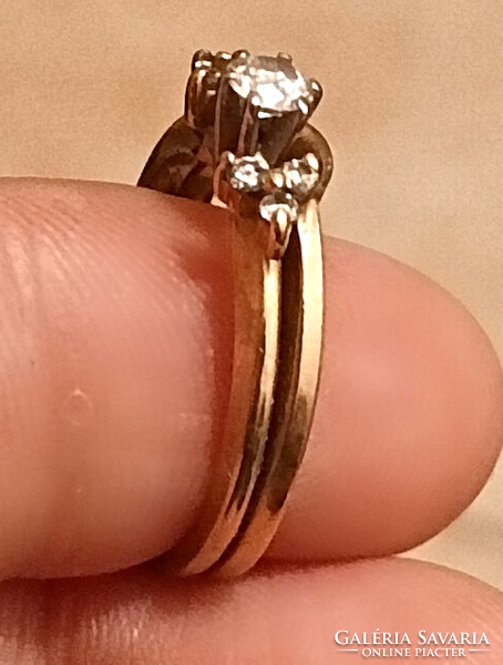 14 Kt gold and 0.5 Ct brill stone ring - the price is not negotiable!
