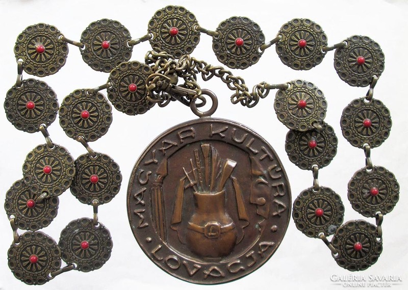 Knight of Hungarian Culture honorary plaque on chain