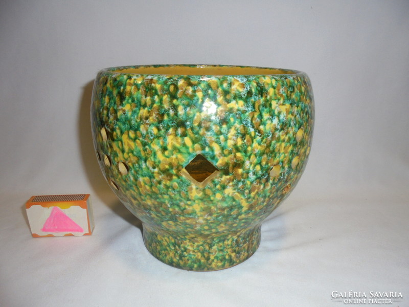 Ceramic pot, flower stand, pot holder