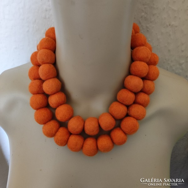 Orange felt necklace without switch 90cm
