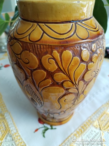 Mutatós korondi váza