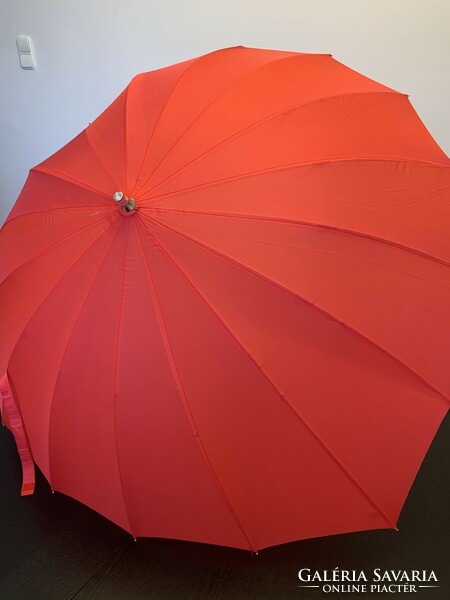 Óriási piros szív új esernyő