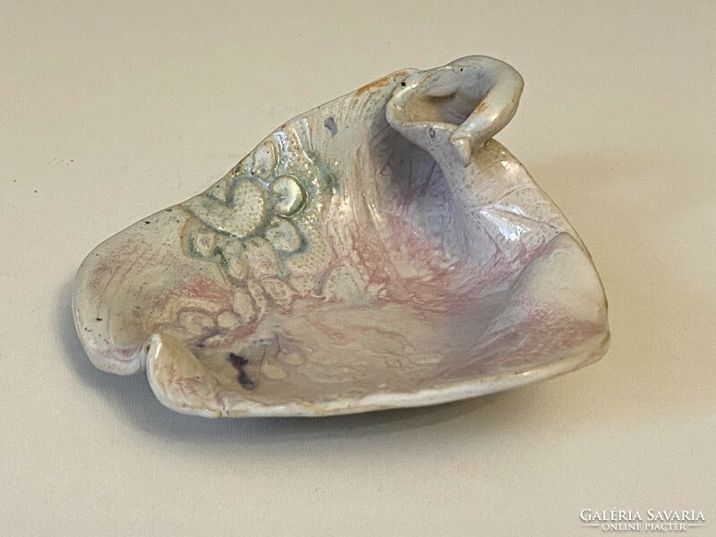 Shell-marked painted ceramic jewelry holder bowl
