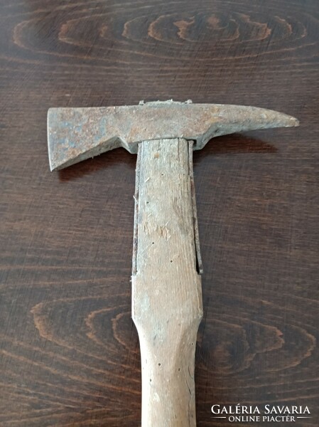 Règi fire-fighting demolition axe, in good condition