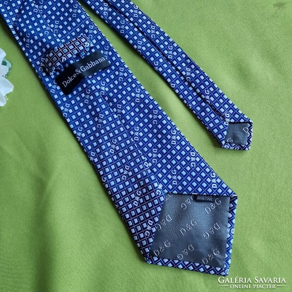 ESKÜVŐ NYK70 - Sötétkék alapon kockás - selyem nyakkendő