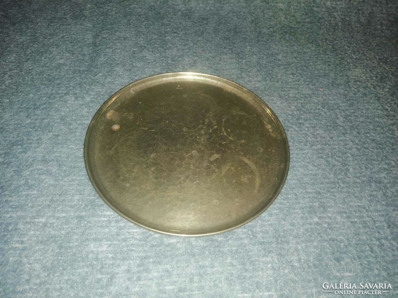 Round metal tray 18 cm (a7)