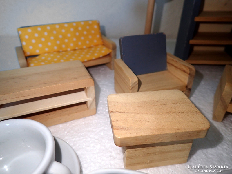 Retró német fa bababútor játékbútor babaház baba játék bútor asztal kanapé fotel lámpa mini porcelán