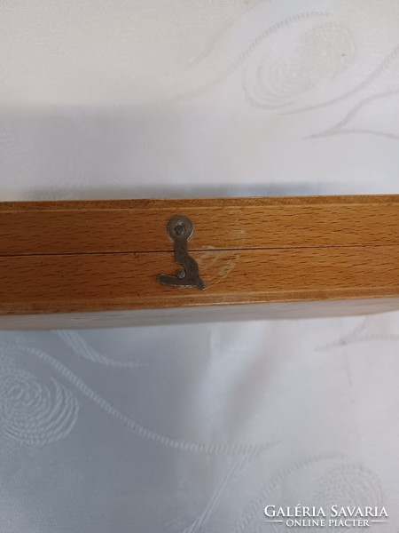 Retro wooden pen holder