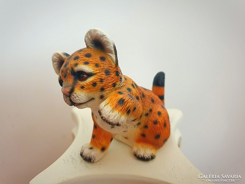 Royal präsente ceramic small tiger / cheetah figure