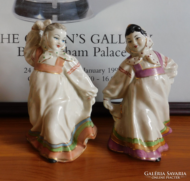 Dancing women - two polonne figures from the Soviet era 15 cm