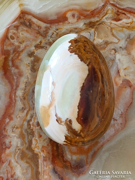 Mineral stone onyx egg b