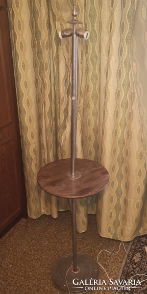 Floor lamp (metal)