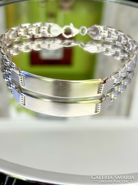 Beautiful silver bracelet (engraveable)